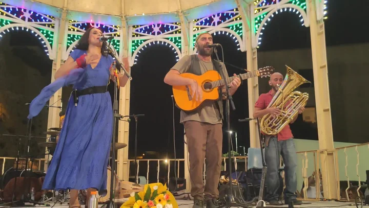 Serata di musica popolare in onore dei SS. Martiri Otrantini, sul palco Dario Muci ed Enza Pagliara