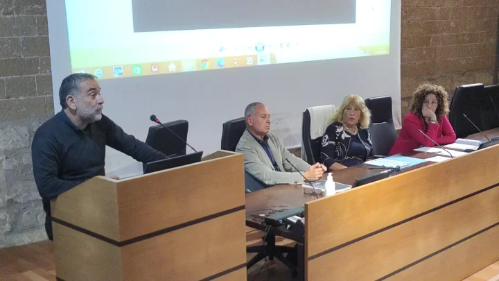 L'intervento di Luigi De Luca durante la tavola rotonda di oggi, tenutasi nel Castello Aragonese Otranto, in occasione d