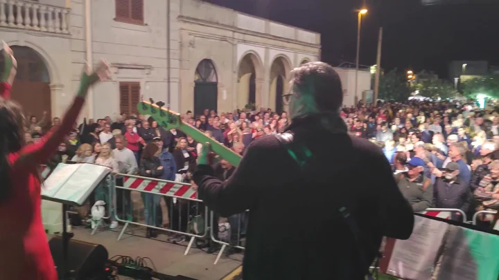 Il Gruppo Folk 2000 rallegra la prima serata de Lu Paniri de e Site