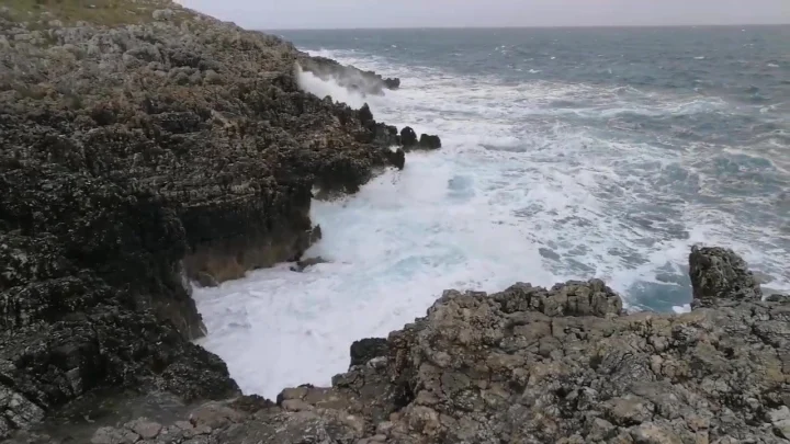 Mare di scirocco sulla costa sud di #Otranto