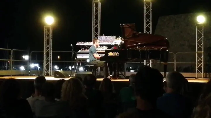 Tappa a Otranto per il tour italiano di Davide «Boosta» Dileo, il tastierista dei Subsonica che quest'estate ha toccato