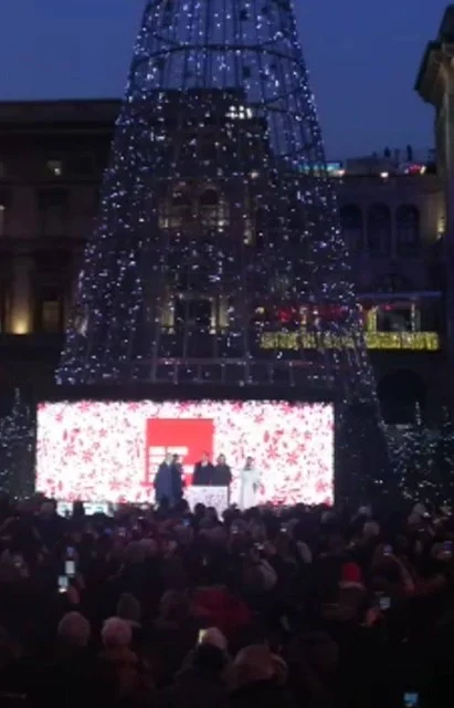 In esclusiva da Milano l'accensione dell'Albero di Natale
