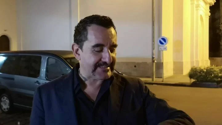 Un saluto speciale a tutti voi che ci seguite dal mitico Luigi Pelazza de "Le Iene" appena premiato al Festival Giornali