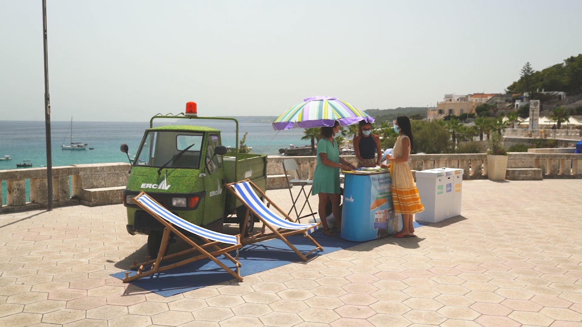 INFO POINT BLU. L’APE CAR TOUR FA TAPPA NELLE MARINE DELL’ARO7/LE